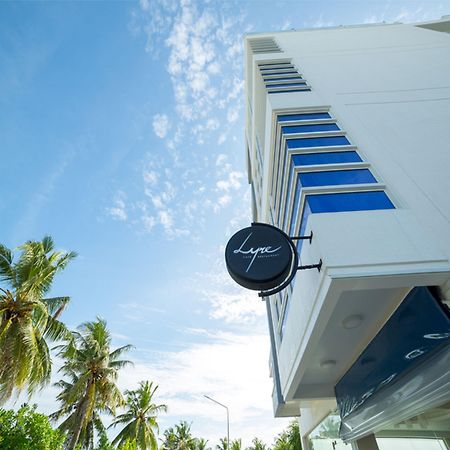 The White Harp Beach Hotel Malé Exterior foto