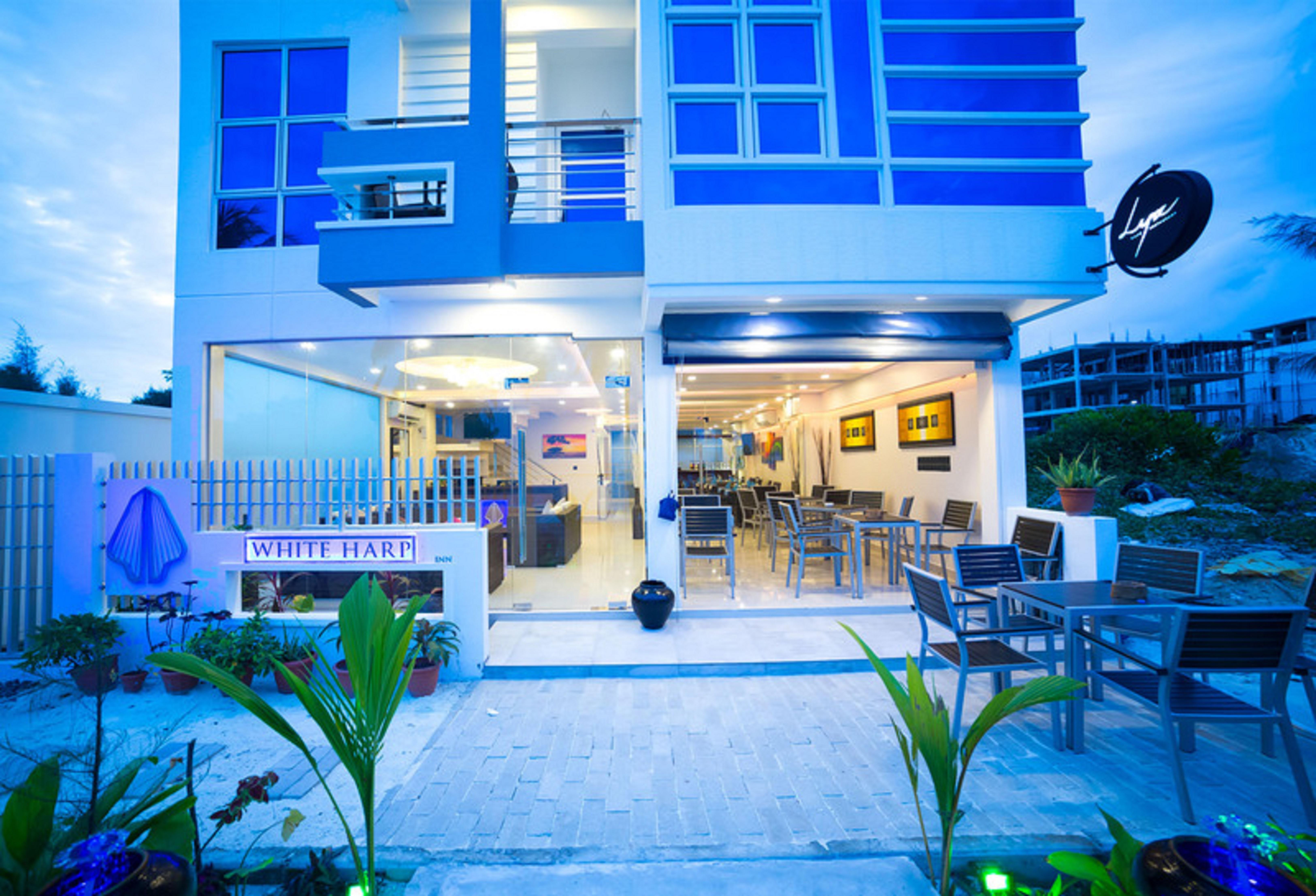 The White Harp Beach Hotel Malé Exterior foto