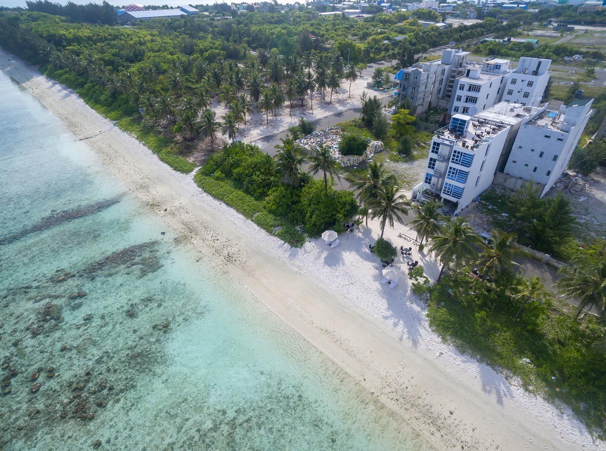 The White Harp Beach Hotel Malé Exterior foto