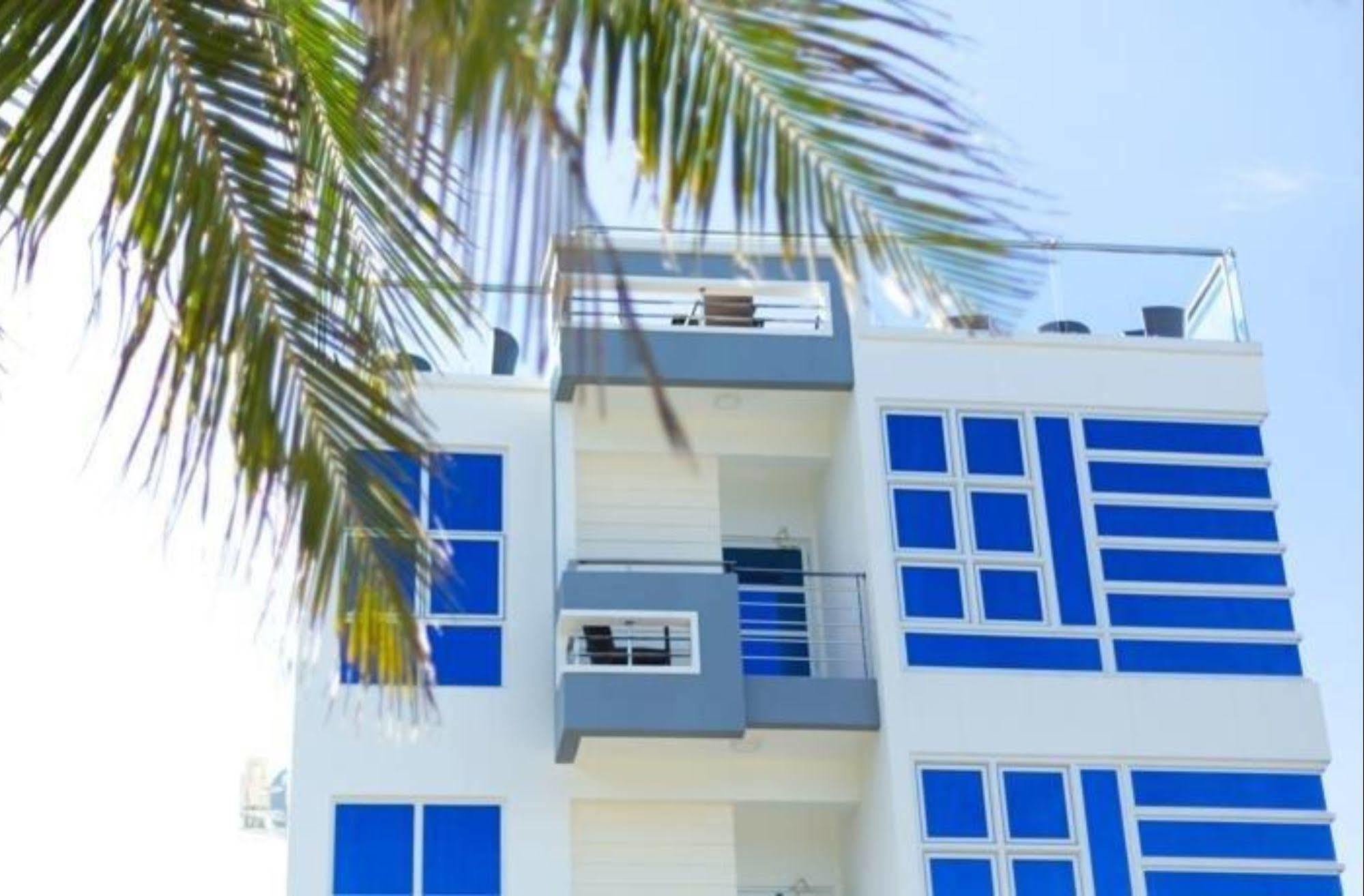 The White Harp Beach Hotel Malé Exterior foto