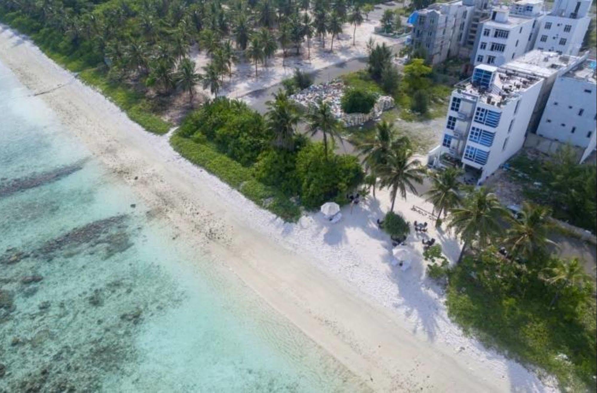 The White Harp Beach Hotel Malé Exterior foto
